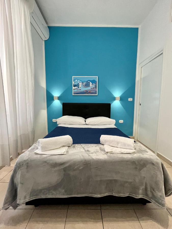 Appartamento Romeo'S Maison Napoli Esterno foto