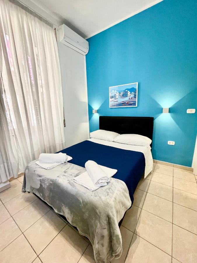Appartamento Romeo'S Maison Napoli Esterno foto